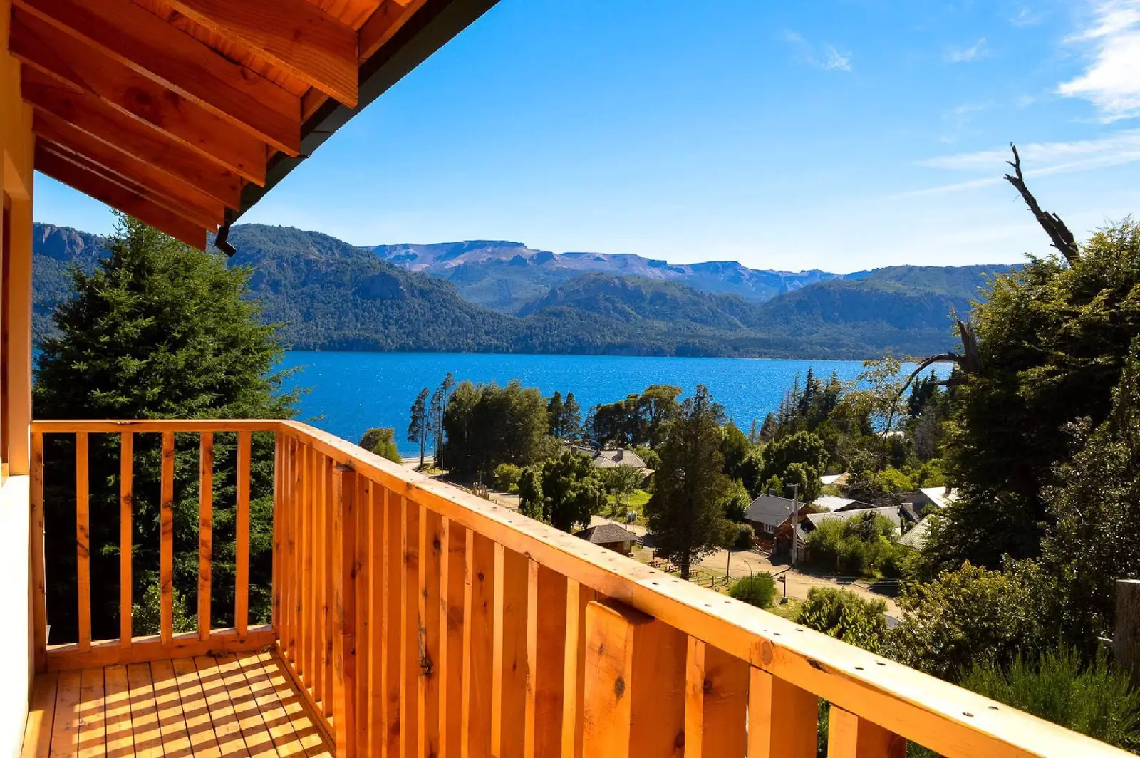 Cabañas Mirador del Traful: puntaje, ubicación y contacto en Villa Traful Cabañas Mirador del Traful, Villa Traful