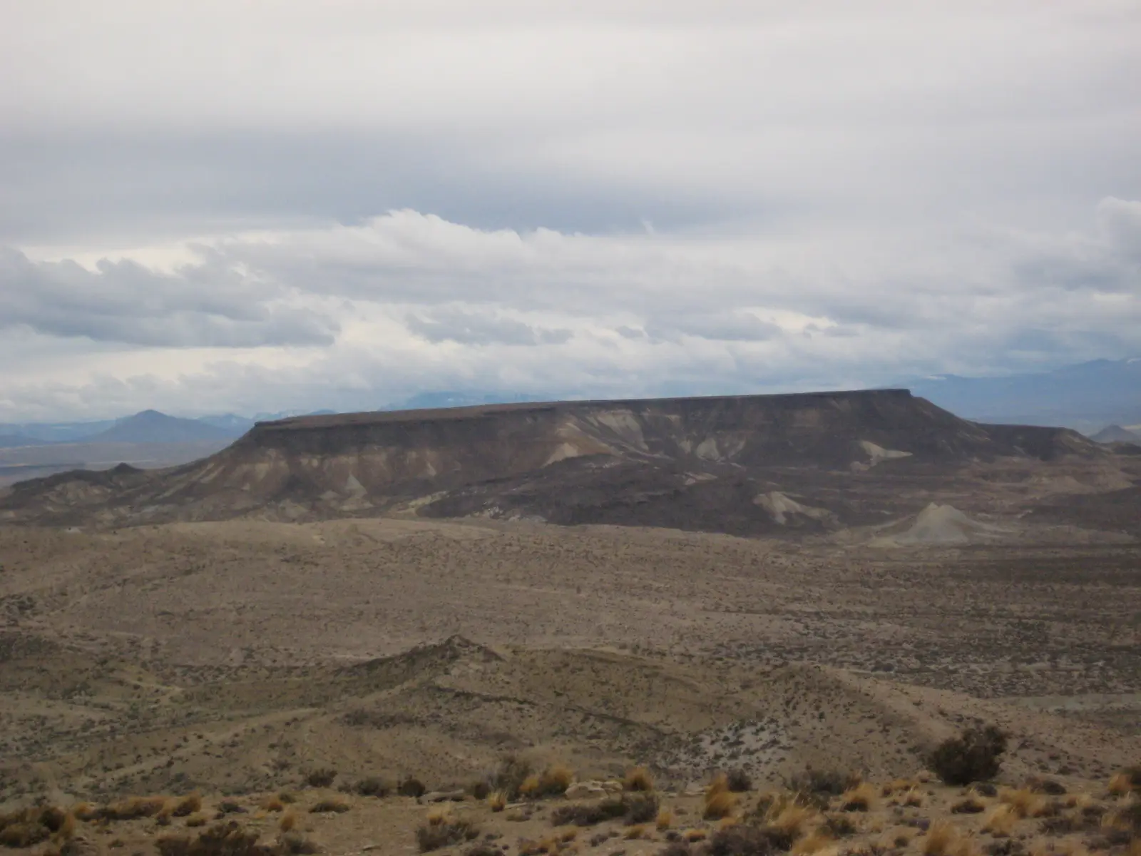 Cerro Negro y Cerro Monje — Villa Traful, Neuquén Terreno de altura en el cordón, ya fuera de la zona de bosque.