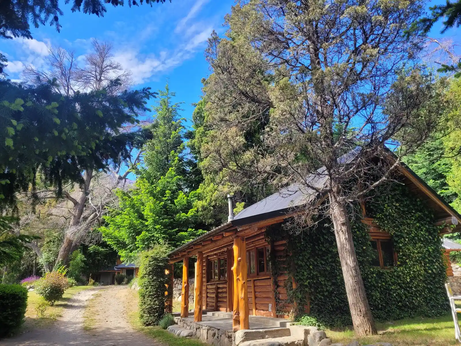 "La Cabaña De Juan" Cabins: puntaje, ubicación y contacto en Villa Traful "La Cabaña De Juan" Cabins, Villa Traful