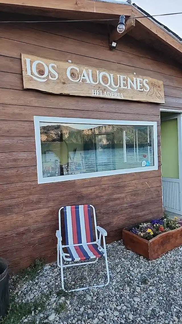 Los Cauquenes Heladería sobre el lago: puntaje, ubicación y contacto en Villa Traful Los Cauquenes Heladería sobre el lago, Villa Traful