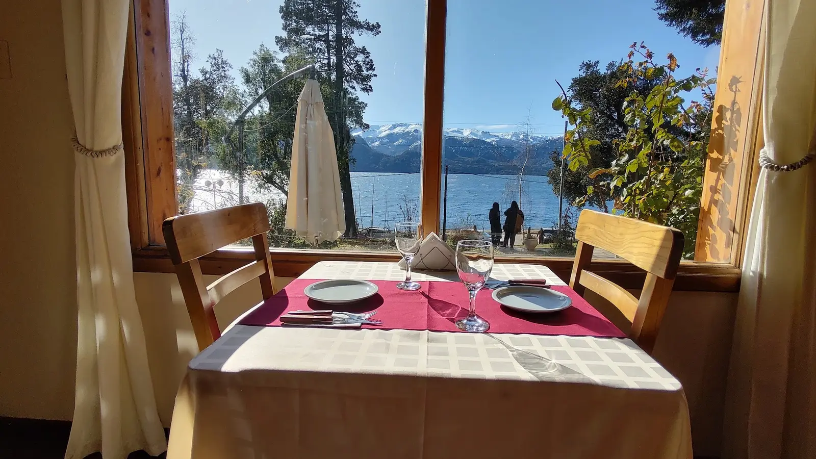 Restaurant Marinas Puerto Traful: puntaje, ubicación y contacto en Villa Traful Restaurant Marinas Puerto Traful, Villa Traful